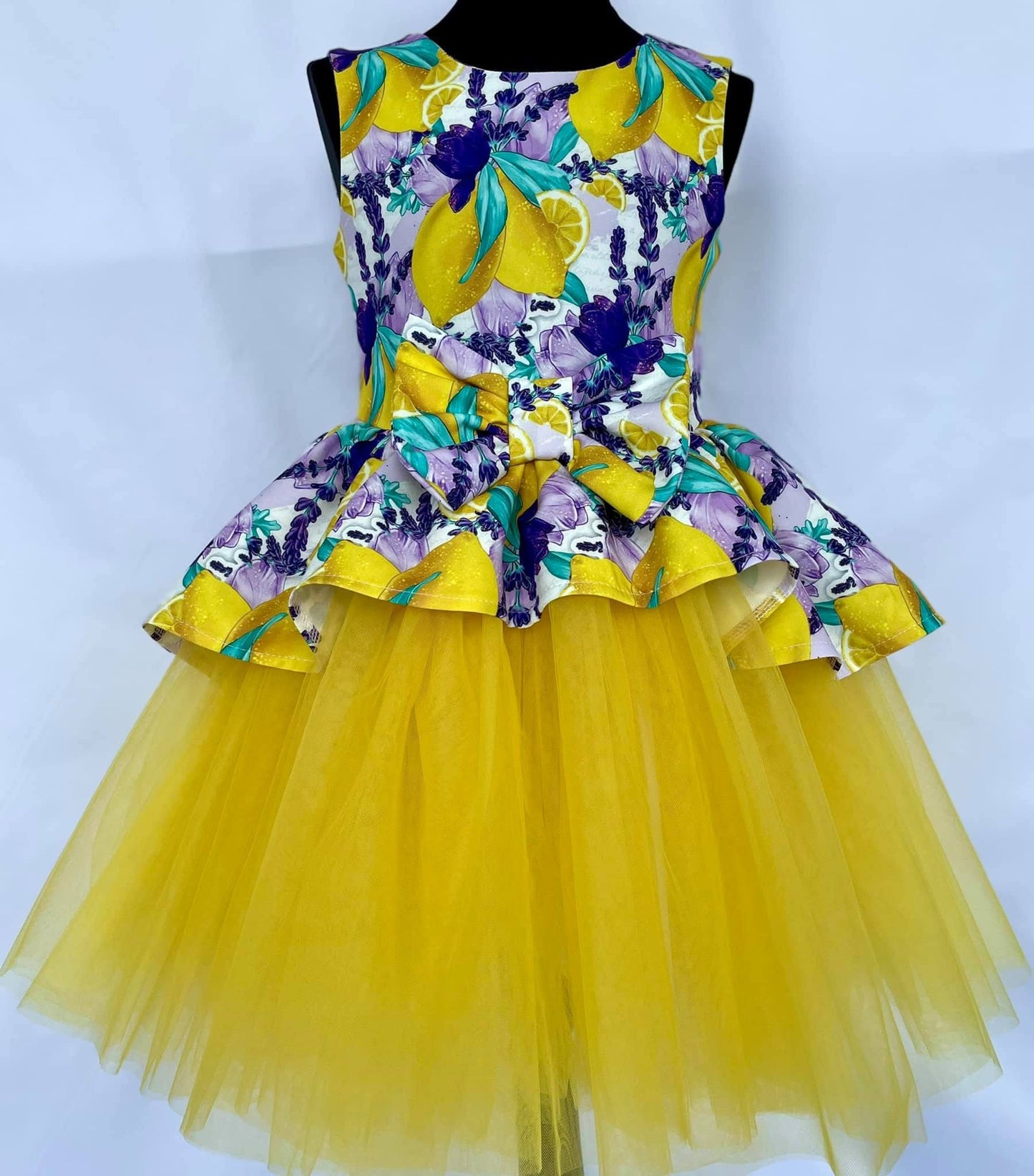 Рокля ,,Лимони”