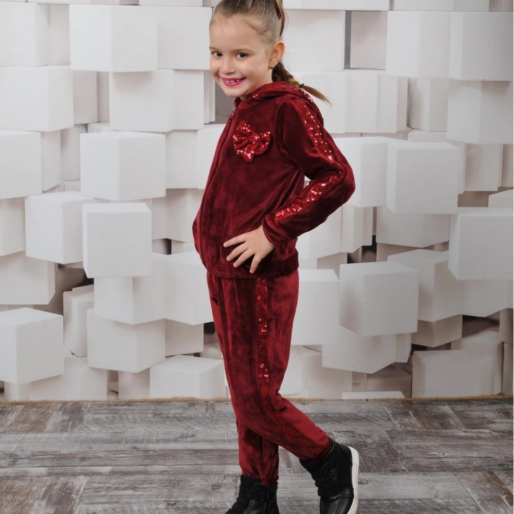 СПОРТНО ЕЛЕГАНТЕН КОМПЛЕКТ ОТ ПЛЮШ С КАНТ ПАЕТИ