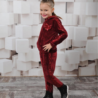 СПОРТНО ЕЛЕГАНТЕН КОМПЛЕКТ ОТ ПЛЮШ С КАНТ ПАЕТИ