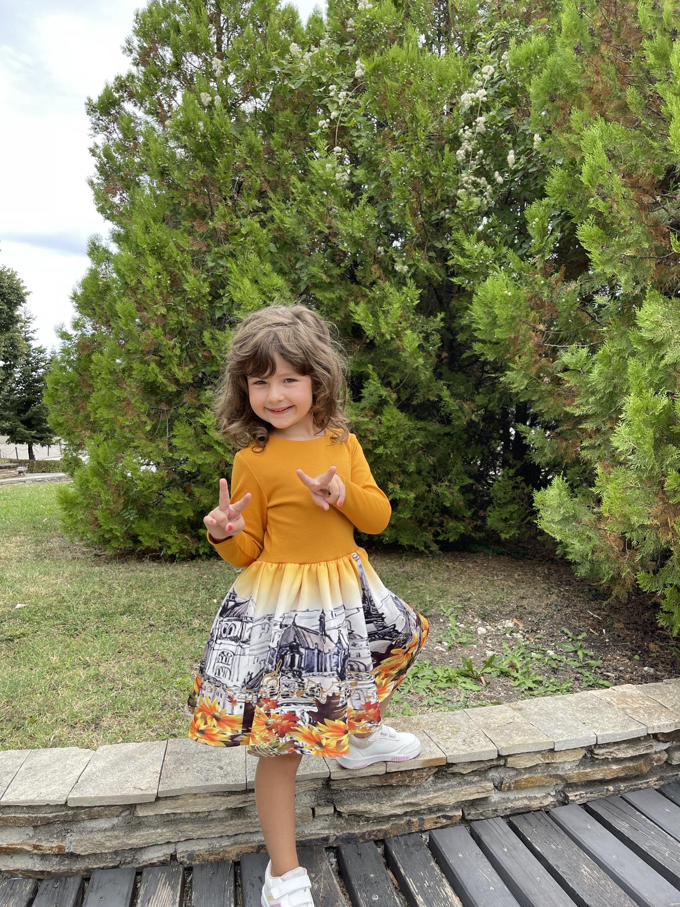 РОКЛЯ С ДЪЛЪГ РЪКАВ ЕСЕН В ПАРИЖ 